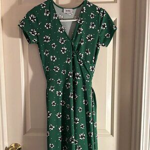 leota green floral wrap dress